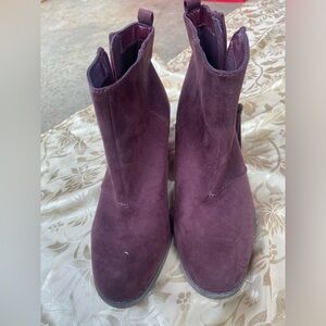 Old Navy Heeled Boots 9